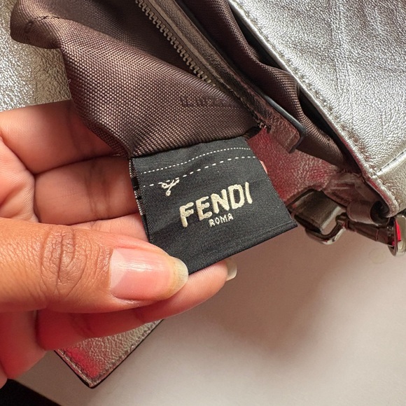 Fendi Silver baguette bag - Picture 6 of 7